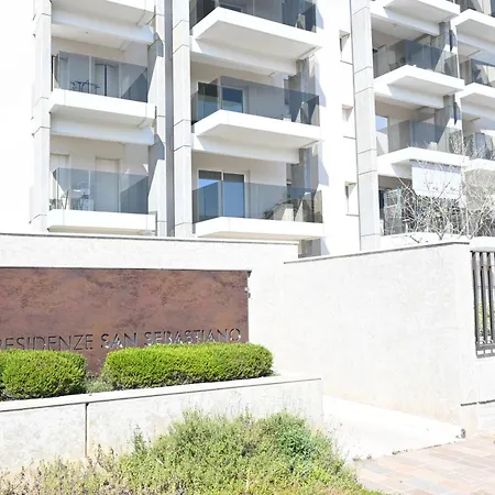 Se295 - Senigallia, Ampio Trilocale Con Posto Auto E Giardino *